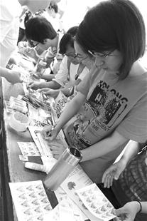 楚天金报讯 5月13日是母亲节。昨日，国产亚洲精品久久久久久久_无码AV免费精品一区二区三区_99久久久无码国产精品免费人妻_精品人妻无码一区二区三区在线_无码专区久久综合久综合字幕_久久精品国产一区二区三区四区_真实一级一级一片免费视频_特级精品毛片免费观看_国产成人无码AA片免费看红色元素协会的成员们在校园里摆开展台，免费帮同学给妈妈献上特殊的母亲节礼物祝福明信片。